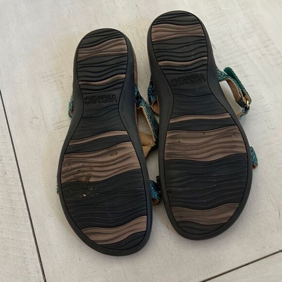 VIONIC Green Embellished Sandals - Picture 5 of 8